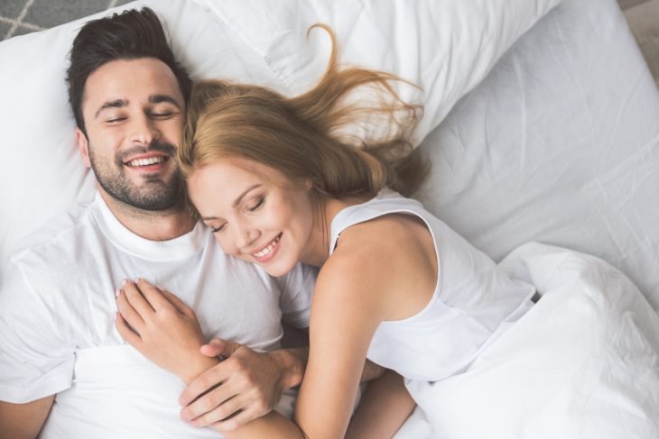 Couples-Who-Sleep-Together-are-Healthier