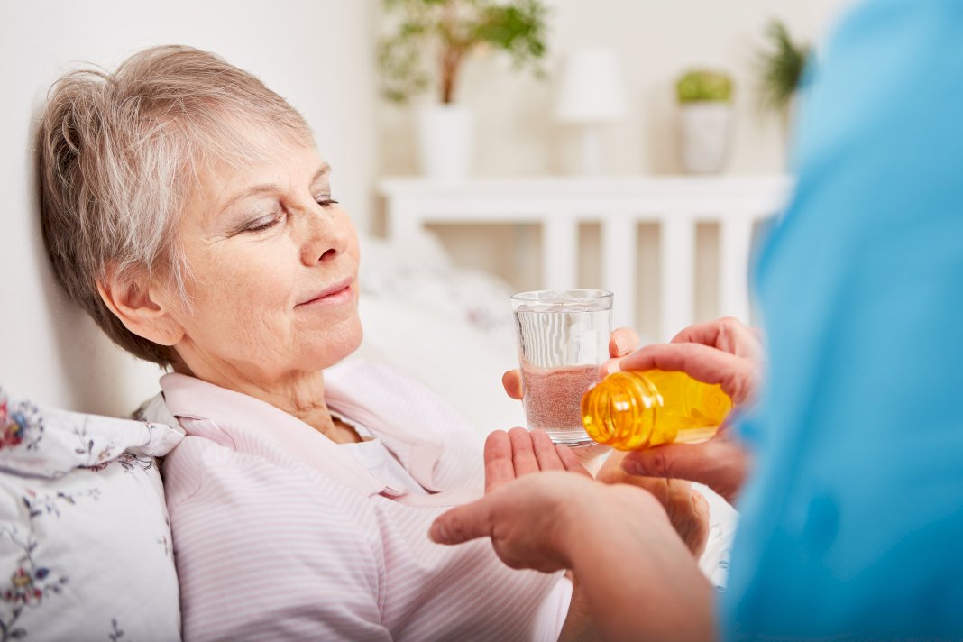 Best Tips When Caring for a Terminally Ill Senior at Home